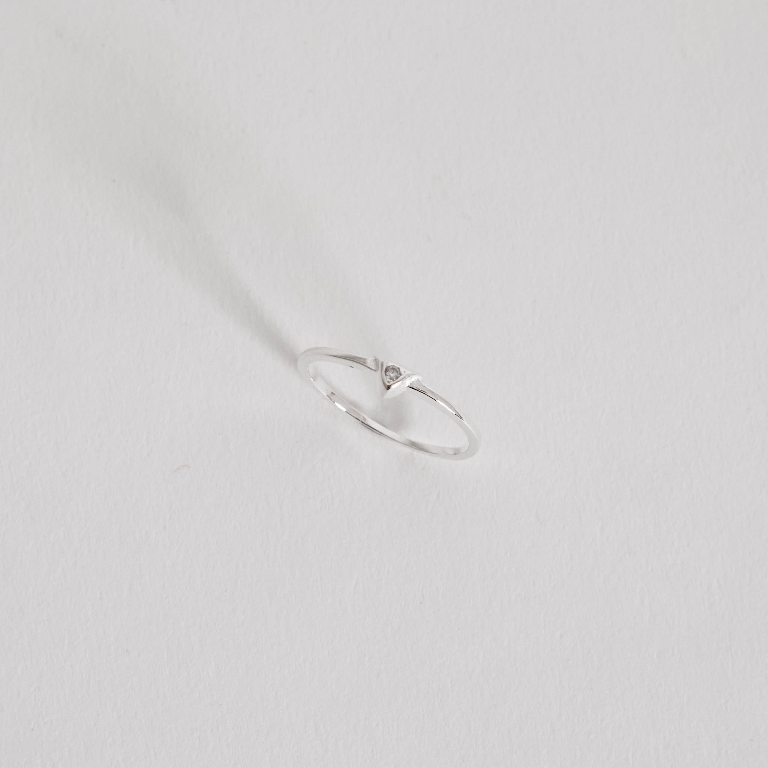 Anel Feminino Triângulo com Zircônia Prata 925 AN1810