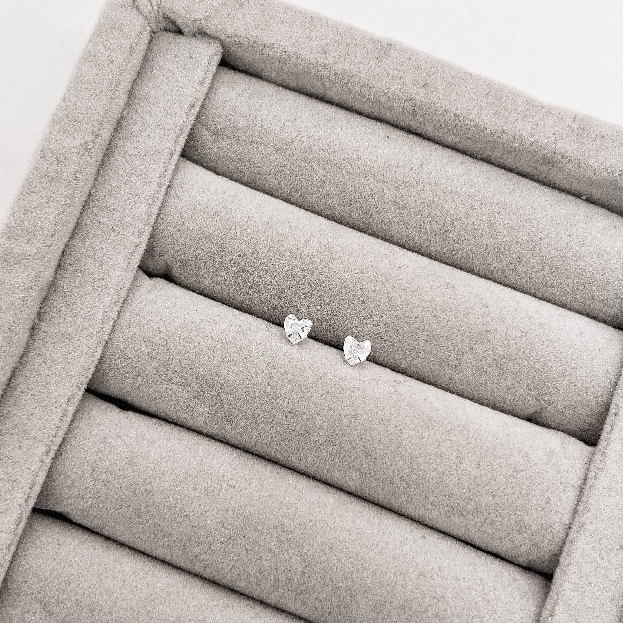 Brinco Feminino Zircônia Coração Cristal 4mm Prata 925 BR1175