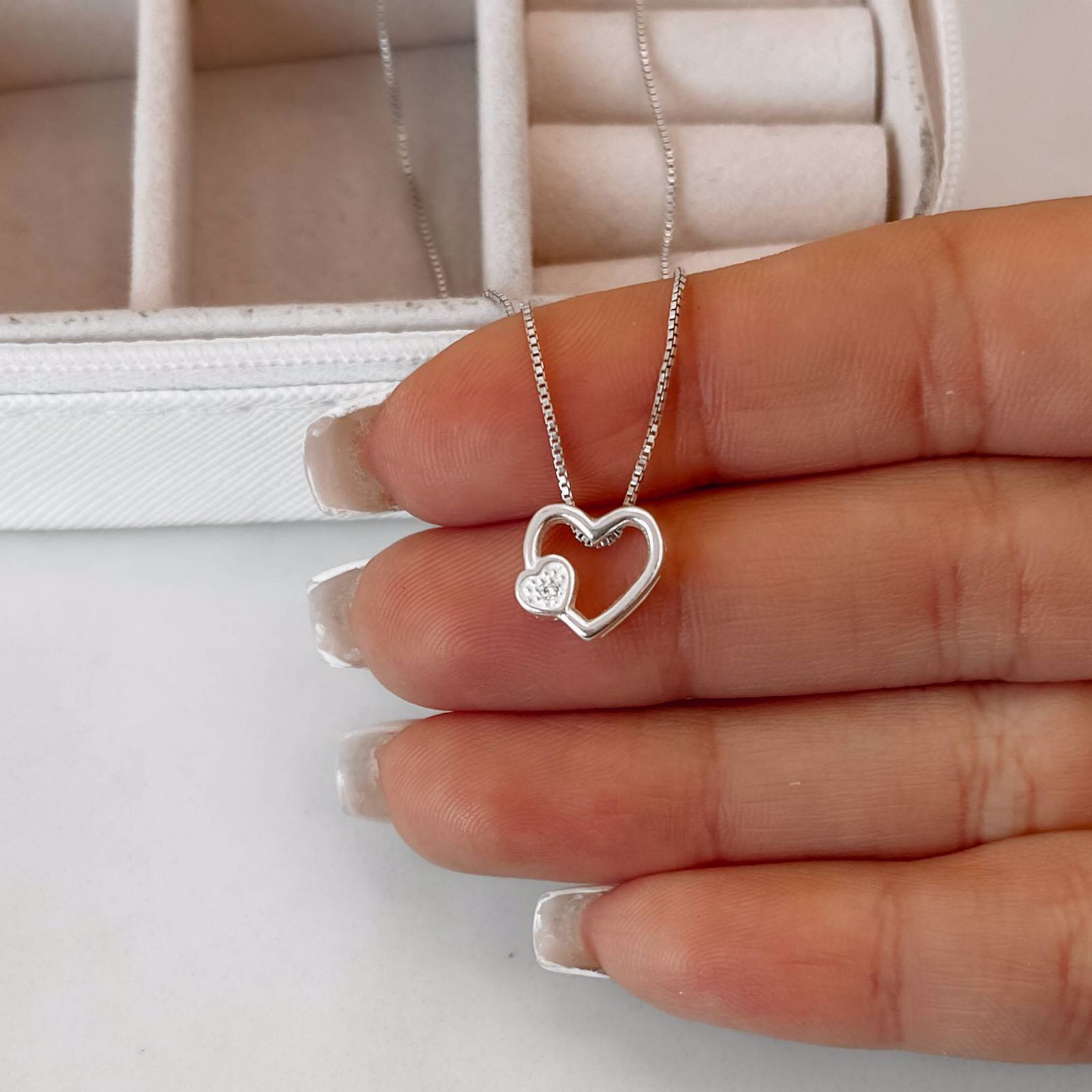 Colar Feminino Pingente Coração Vazado Detalhe Coração Com Zircônia 10mm 45cm em Prata 925 CO1942