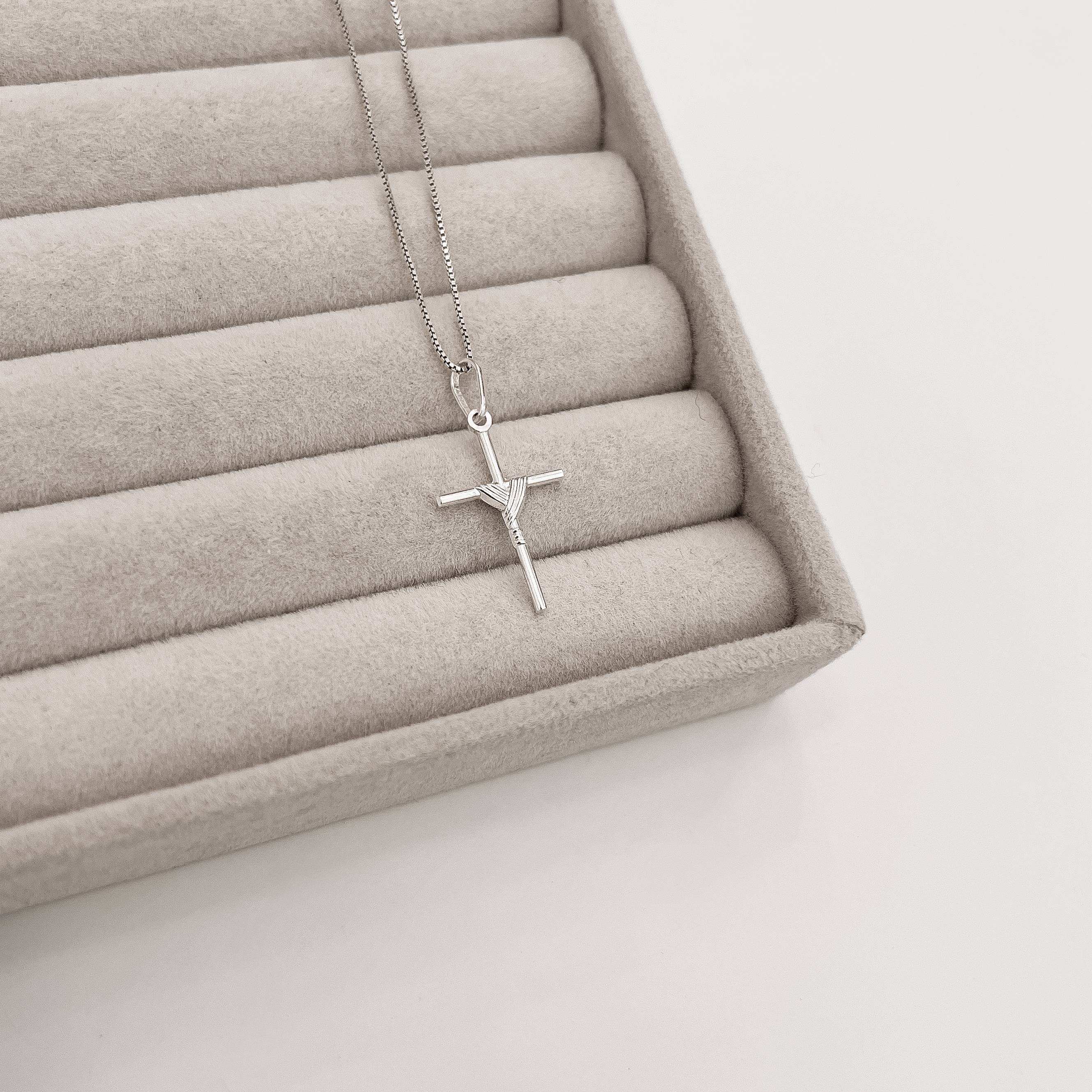 Colar Feminino Pingente Cruz 20mm 45cm em Prata 925 CO3434