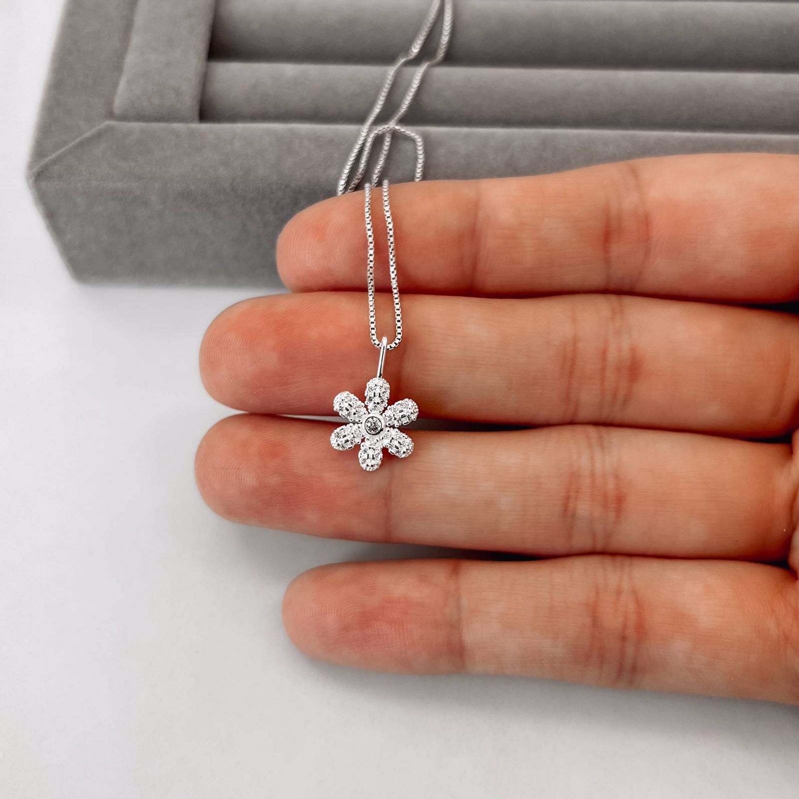 Colar Feminino Pingente Flor Cravejada 11mm 45cm em Prata 925 CO3308