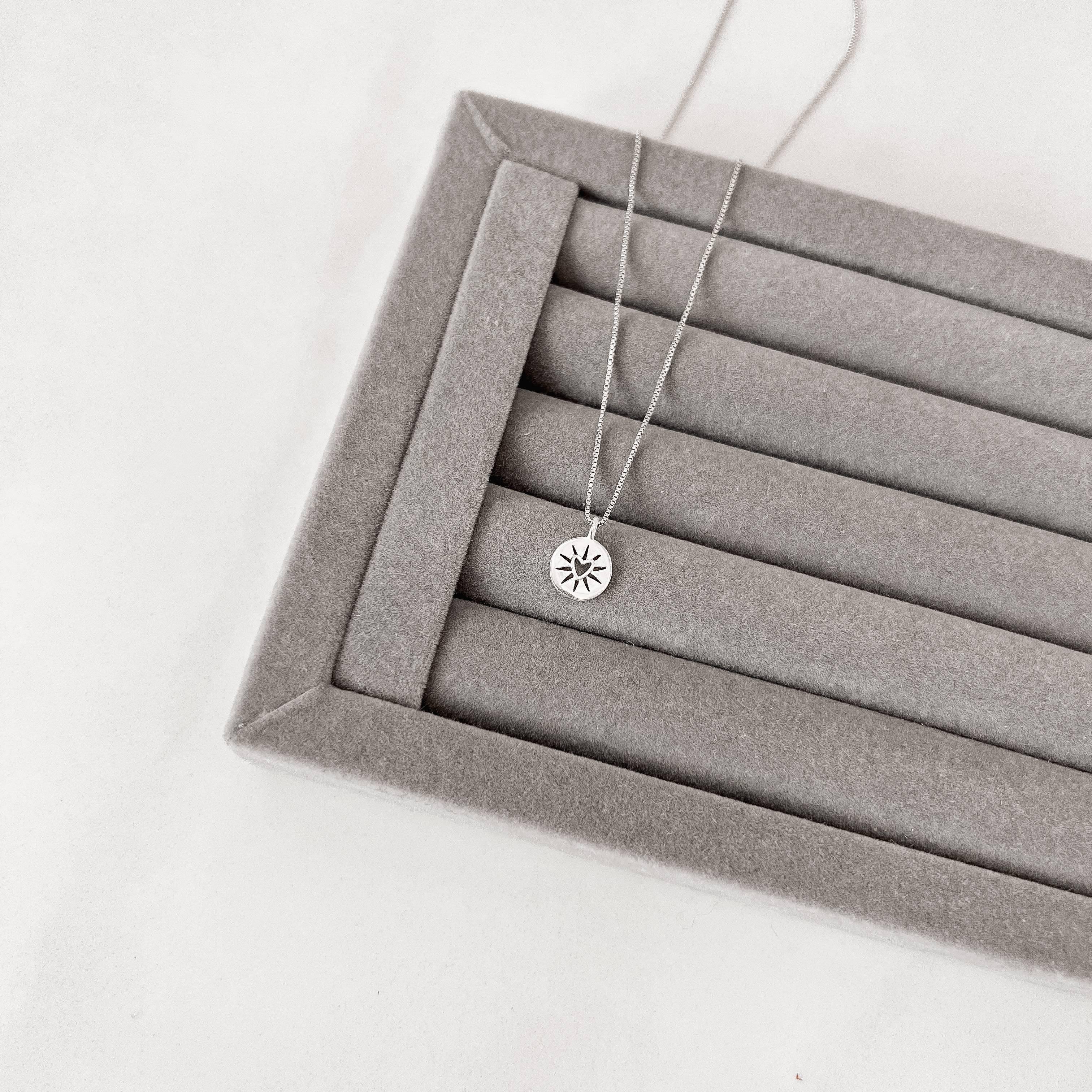 Colar Feminino Pingente Medalha Coração Vazado 9mm 45cm em Prata 925 CO3405