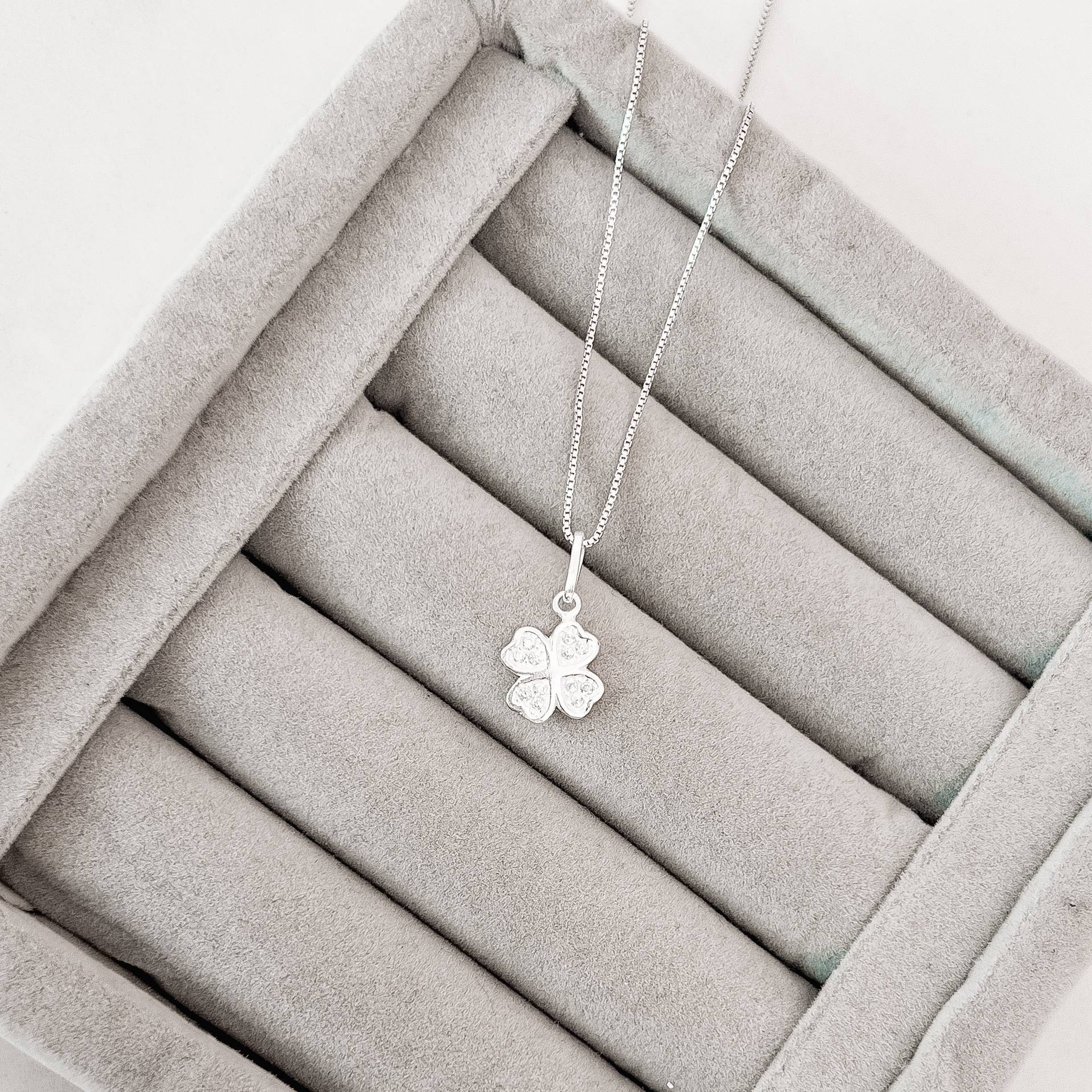 Colar Feminino Pingente Trevo Com Zircônias 11mm 45cm em Prata 925 CO2430