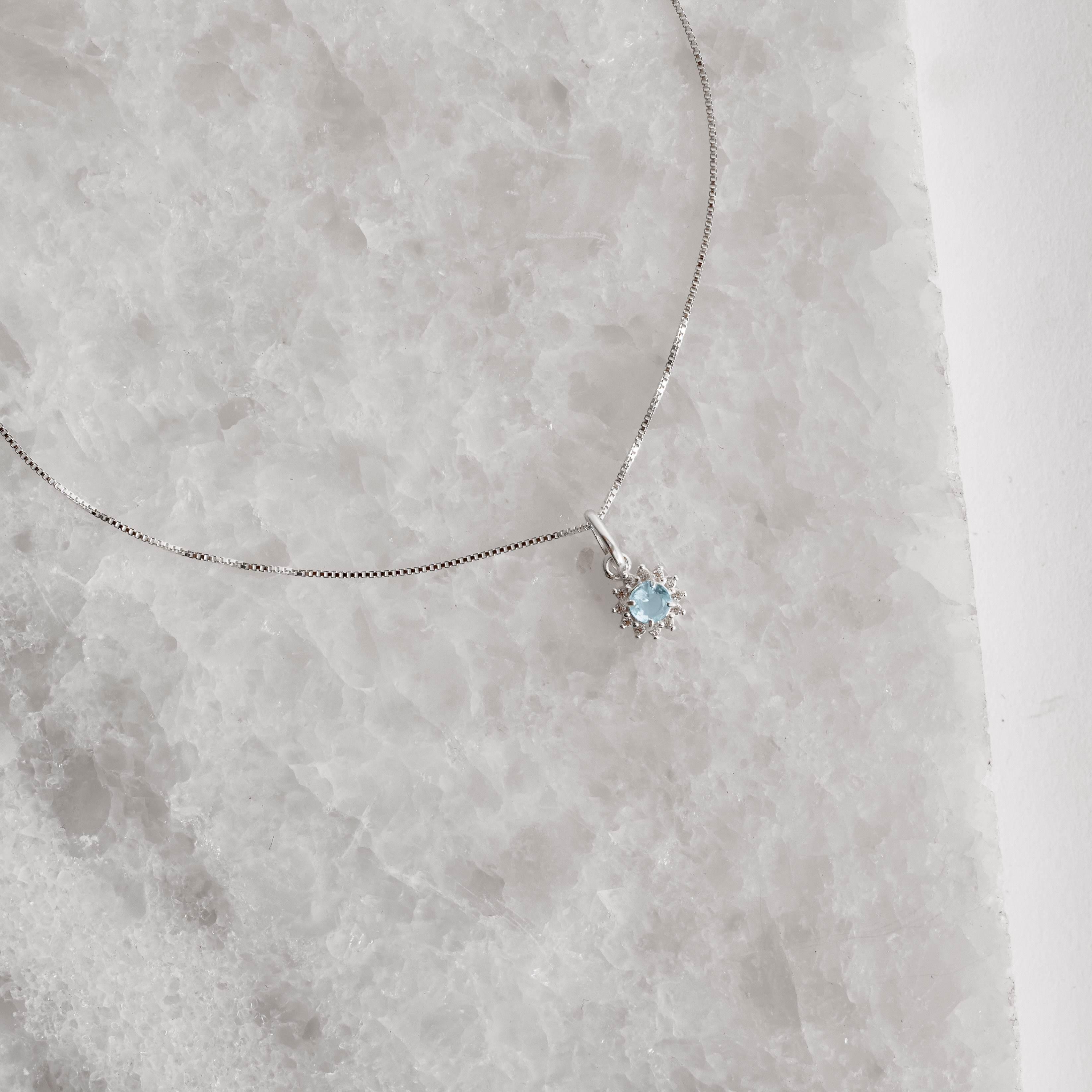 Colar Feminino Pingente Zircônia Redonda Azul Claro com Cravejado 7mm 45cm em Prata 925 CO2057