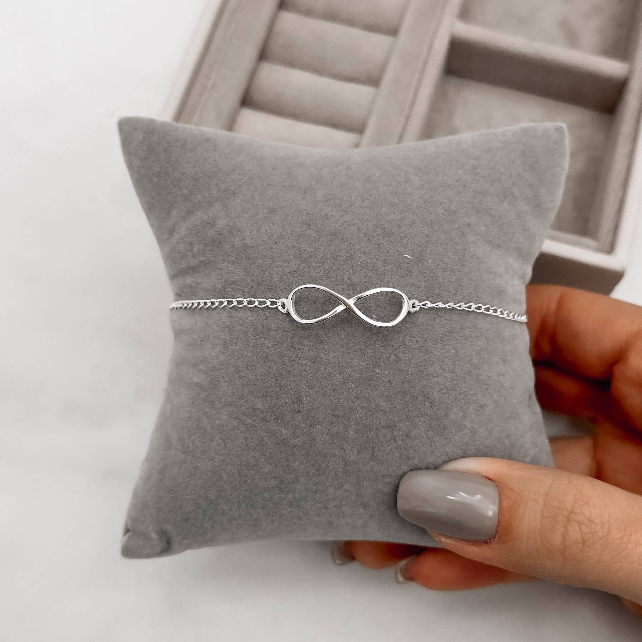 Pulseira Feminina Entremeio Infinito 22mm Corrente Grumet 17+3cm Prata 925 PU281