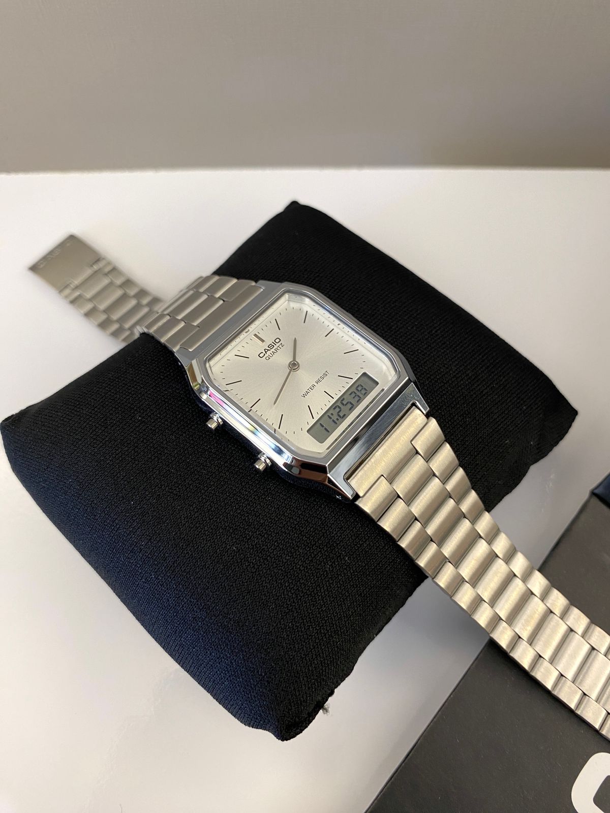 Relógio Casio Feminino Prateado Display Duplo Minimalista Quadrado