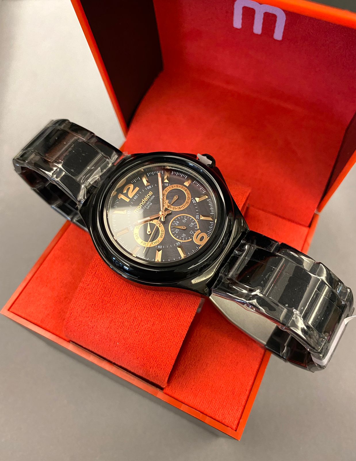 Relógio Mondaine Feminino Preto Multifunção Madrepérola a prova d
