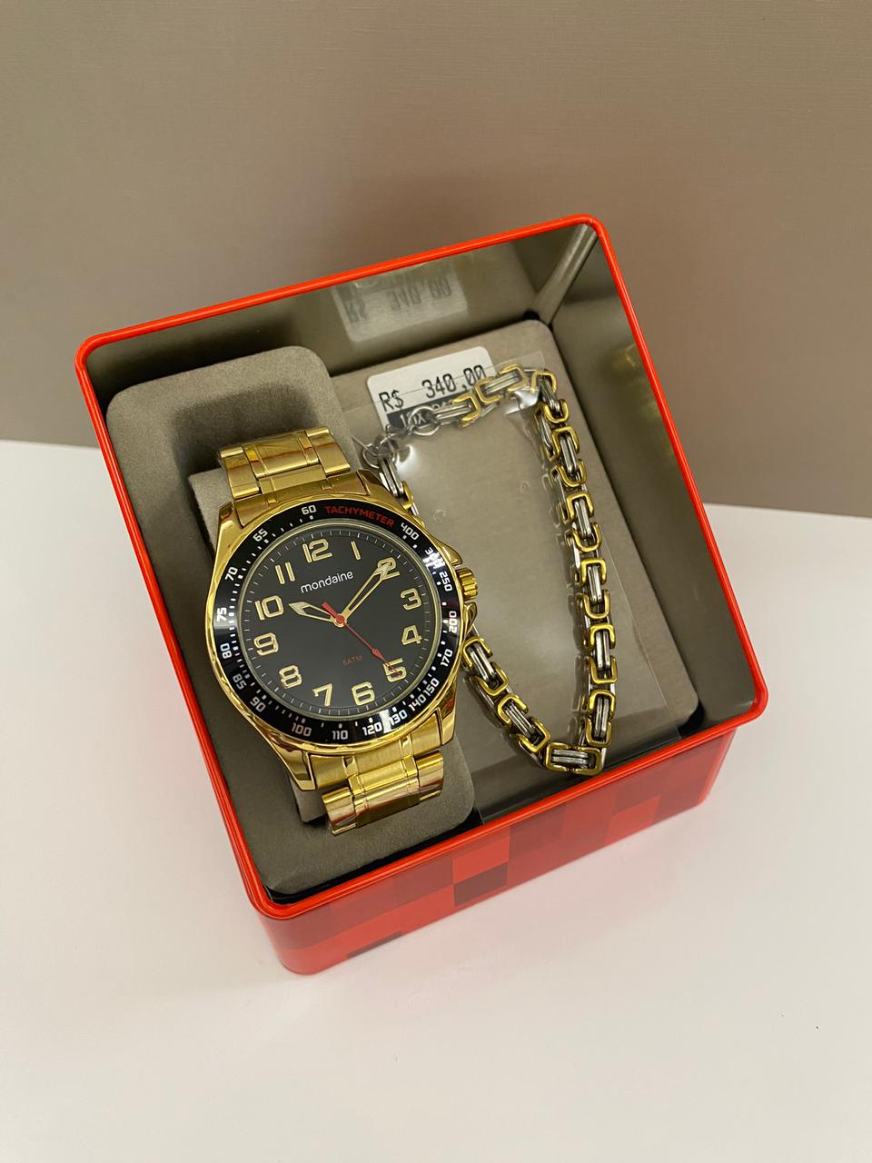 Kit Relógio Mondaine Masculino Dourado com Visor Preto Numeração Completa Á Prova D'água 33034GPMKDE1
