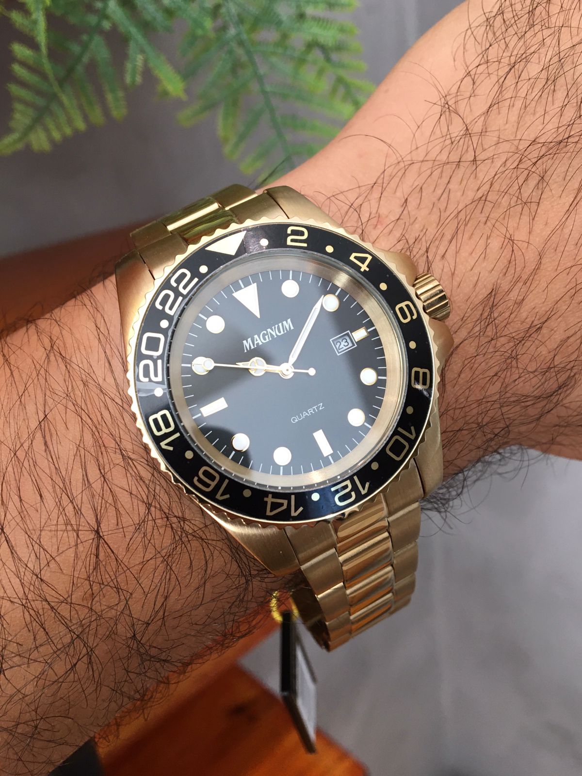 Relógio Magnum Masculino Clássico Dourado com Preto Aço Inoxidável  Automático Analógico com Calendário MA35075U em Promoção na Americanas
