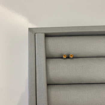 Brinco Feminino Aço 316L Prateado Ponto de Luz com Zircônia Laranja 4mm. 323191