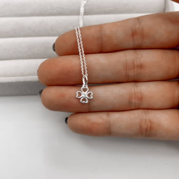 Colar Feminino Pingente Trevo Vazado com Zircônia 8mm Corrente Cadeadinho 40cm em Prata 925 CO3516