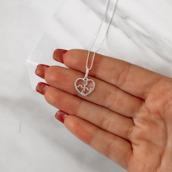 Colar Feminino Pingente Coração Quebra Cabeça Símbolo do Autismo 13mm 45 cm em Prata 925 CO2208