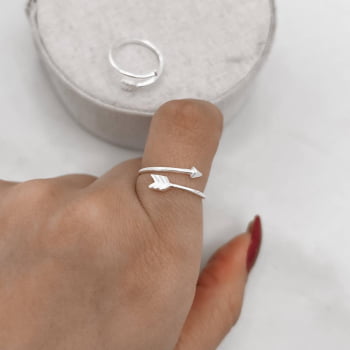 Anel Feminino Flecha Desenhada Regulável P em Prata 925 AN1420