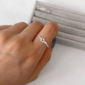 Anel Feminino Medalha Coração Vazado e Mini Zircônia Regulável em Prata 925 AN1191 