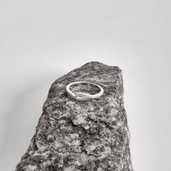 Anel Feminino Ondulado Navete Vazado com Cravejado em Prata 925 AN1959