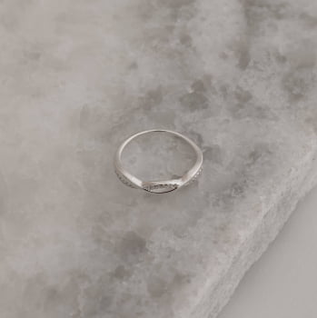 Anel Feminino Trançado com Cravejado Prata 925 AN1993