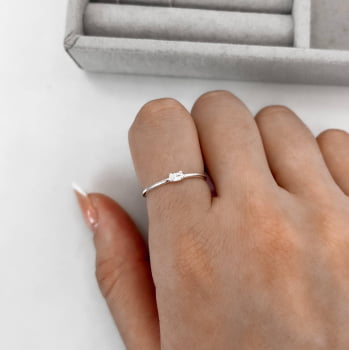 Anel Solitário Feminino com Zircônia Navete 4mm Prata 925 AN1558