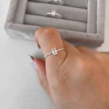 Anel Solitário Feminino zircônia Retangular Prata 925 AN920