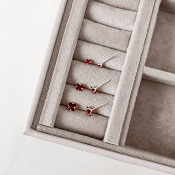 Brinco Feminino Trio Zircônias Vermelho Quadradas 3, 4 e 5mm em Prata 925 TR175