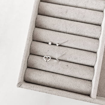 Brinco Prata 925 Feminino Dupla Zircônia 3mm e Coração Vazado 8mm DU68