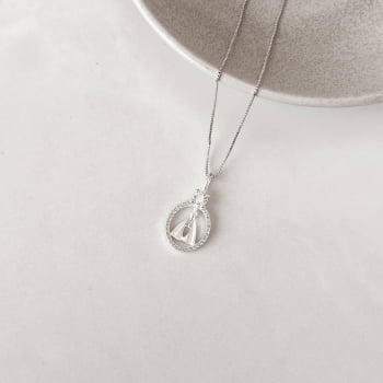 Colar Feminino Pingente Medalha Nsa. Sra. Aparecida Com Zircônias Borda Cravejada 19mm 45cm em Prata 925 CO3010