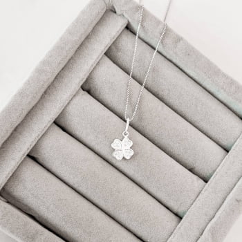 Colar Feminino Pingente Trevo Com Zircônias 11mm 45cm em Prata 925 CO2430 Colar Feminino Pingente Trevo Com Zircônias 11mm 45cm em Prata 925 CO2430