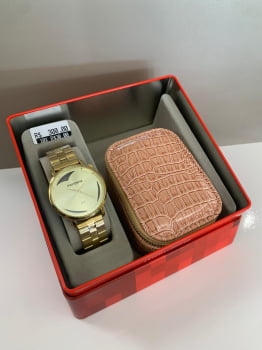 Kit Relógio Mondaine Feminino Dourado Mostrador Champanhe detalhe sutil de coração recortado Com Porta-Joias Á Prova D'água 53748LPMKDE1 Kit Relógio Mondaine Feminino Dourado Mostrador Champanhe detalhe sutil de coração recortado Com Porta-Joias Á Prova D'água 53748LPMKDE1