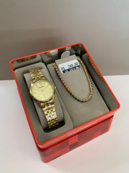 Kit Relógio Mondaine Feminino Dourado Visor Champanhe com Cristais Á Prova d'água 32720LPMKDE1 Kit Relógio Mondaine Feminino Dourado Visor Champanhe com Cristais Á Prova d'água 32720LPMKDE1