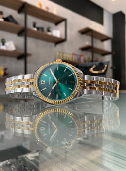 Relógio Mondaine Bicolor Dourado Prateado Visor Verde com Caixa Serrilhada Á Prova d'água 32500LPMKBE2