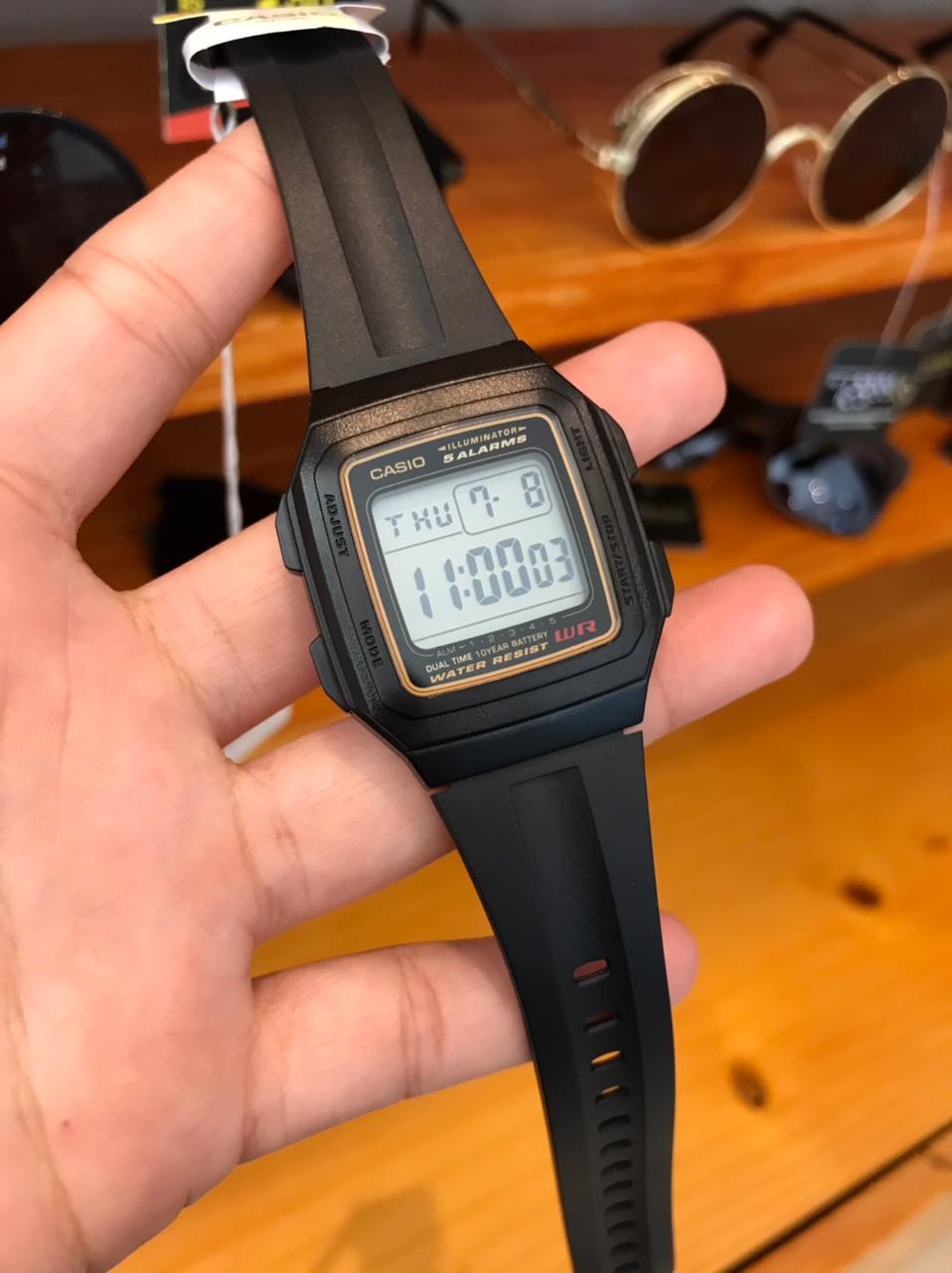 Relógio Casio Masculino Preto Digital Esportivo Quadrado em Poliuretano Á Prova d'água F-201WA-9ADF 