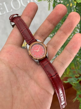 Relógio Mondaine Feminino prateado com Pulseira de Couro vermelha a prova D'água 99346LPMEGR1