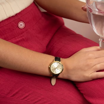 Relógio Mondaine Feminino Dourado e pulseira em couro Preta Visor Champanhe com Cristais A prova D'água 99757LPMVDH1