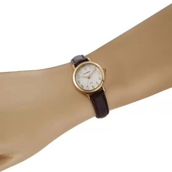 Relógio Mondaine Feminino Dourado Todo Numerado Visor Branco com Pulseira em Couro Pequeno Á Prova d'água 99585LPMVDH2