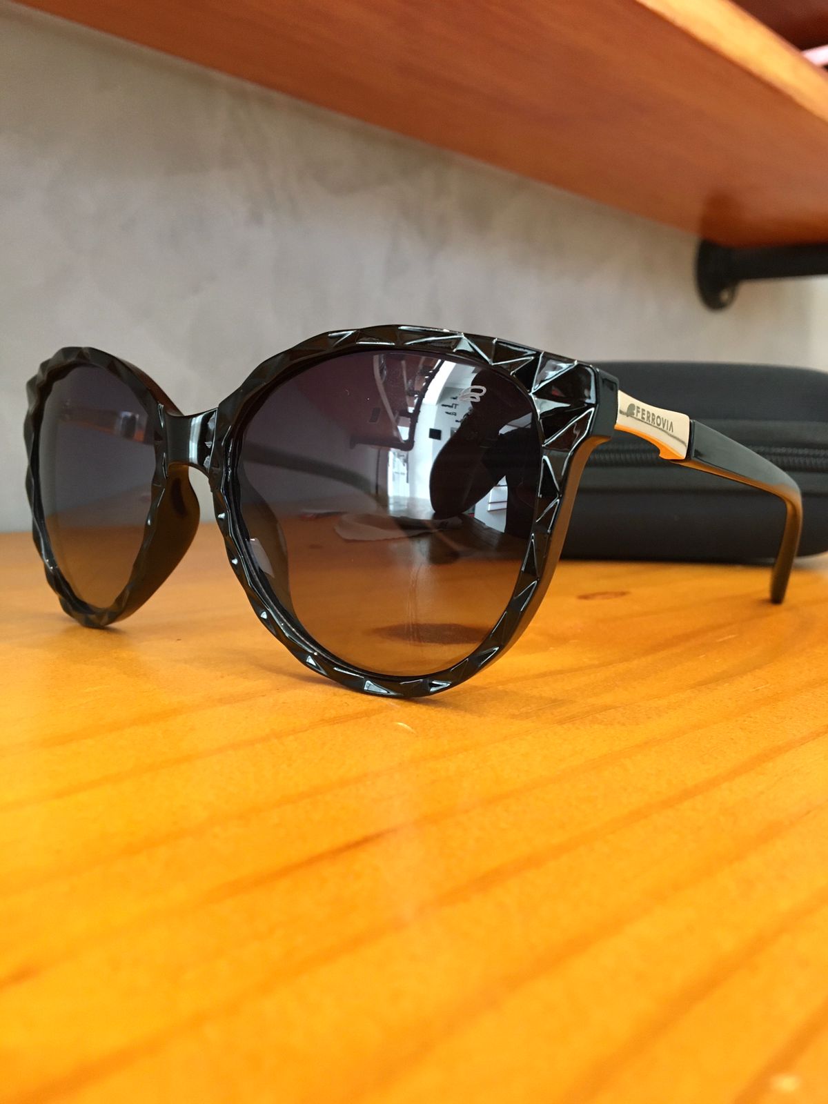 Óculos de Sol Feminino Gatinho Preto Com Lente Degrade Acetato Ferrovia - 436149