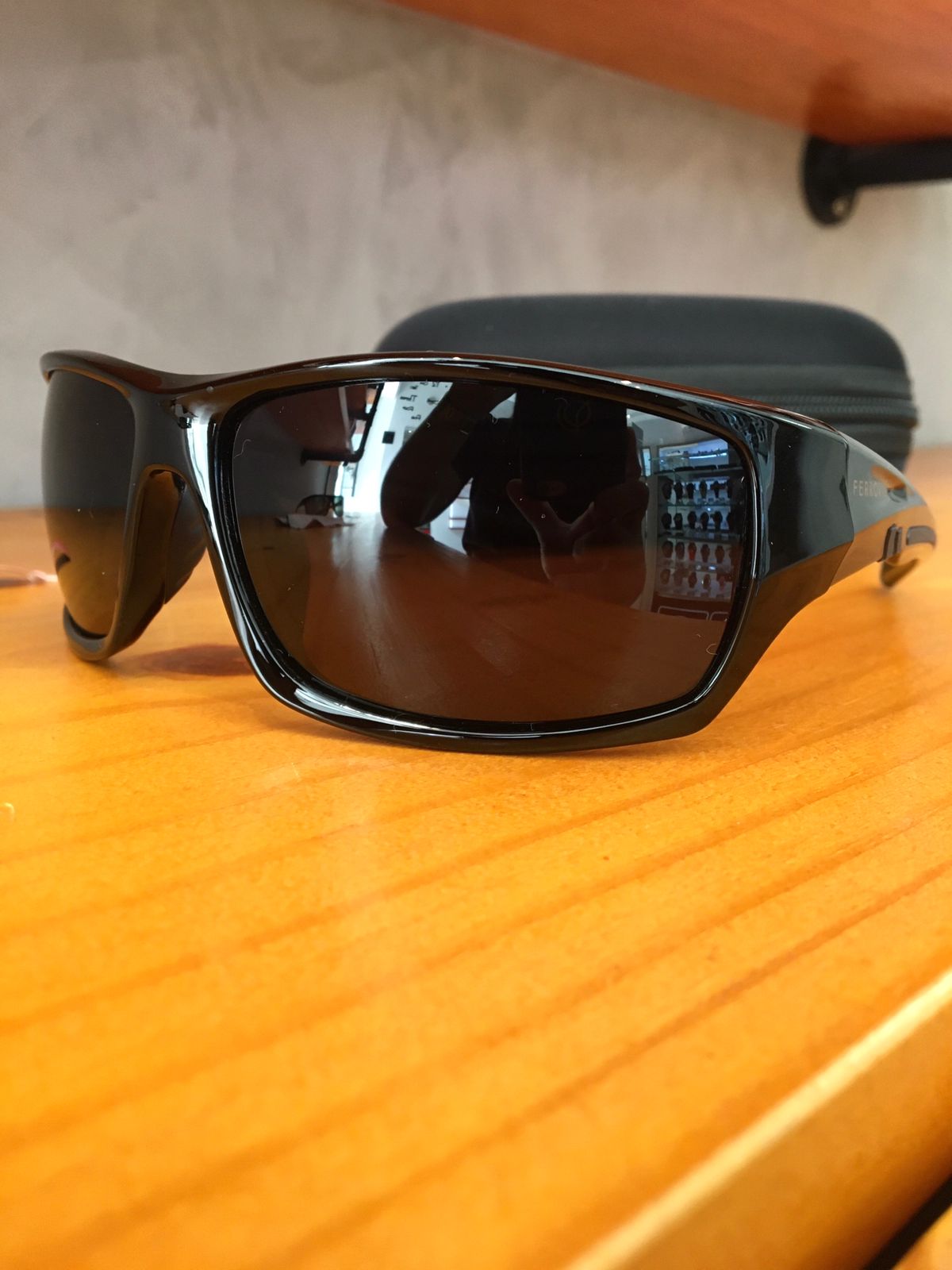 Óculos de Sol Ferrovia Masculino Preto Esmaltado Lupa Esportivo Flexível Acetato Polarizado FR7005 C1