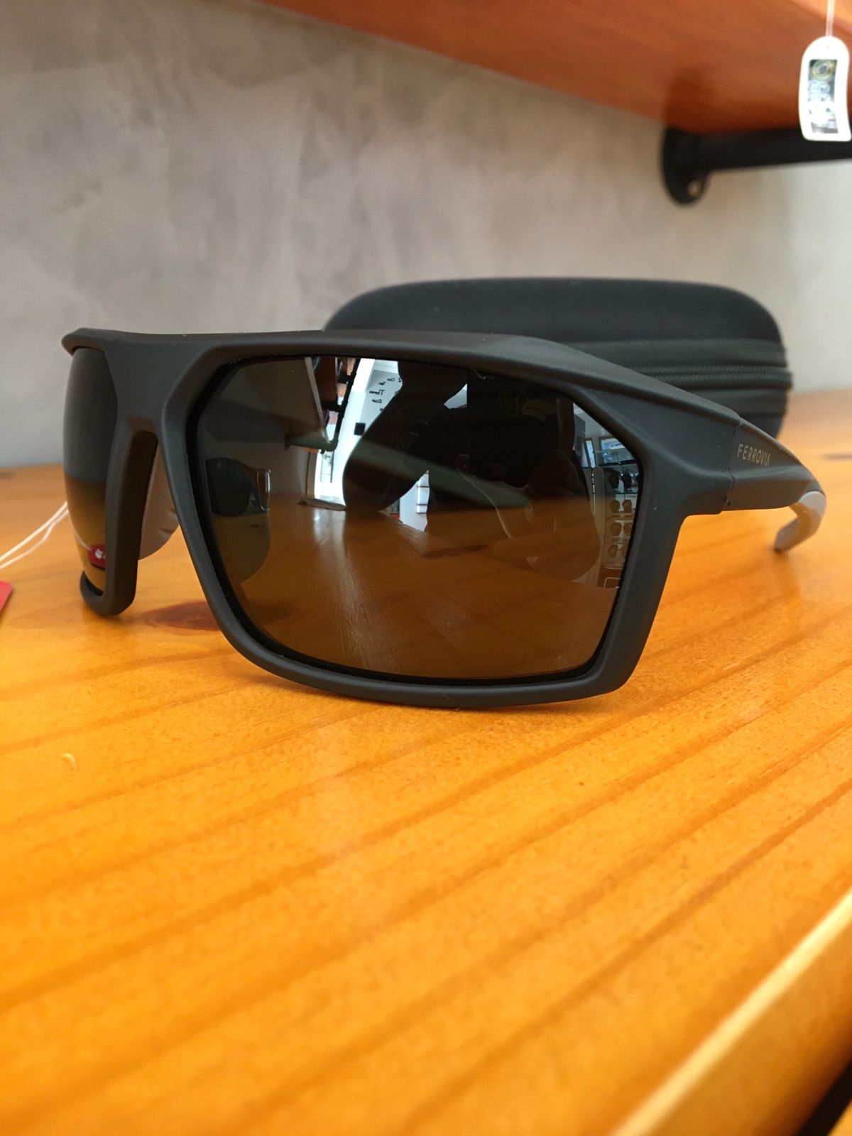 Óculos de Sol Ferrovia Masculino Preto Fosco Lupa Esportivo com Lente Verde Flexível Polarizado FR7001 C2