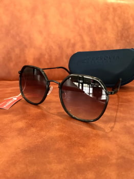 Óculos Feminino Preto com Lente Degradê com armação em acetato ferrovia 642472