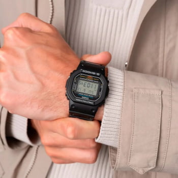 Relógio Casio G-Shock Masculino Preto Esportivo Digital em Poliuretano Á Prova d'água DW-5600UE-1DR