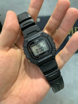 Relógio Casio Illuminator Masculino Preto Esportivo Digital Quadrado em Poliuretano Á Prova d'água W-218H-1AVDF 3224