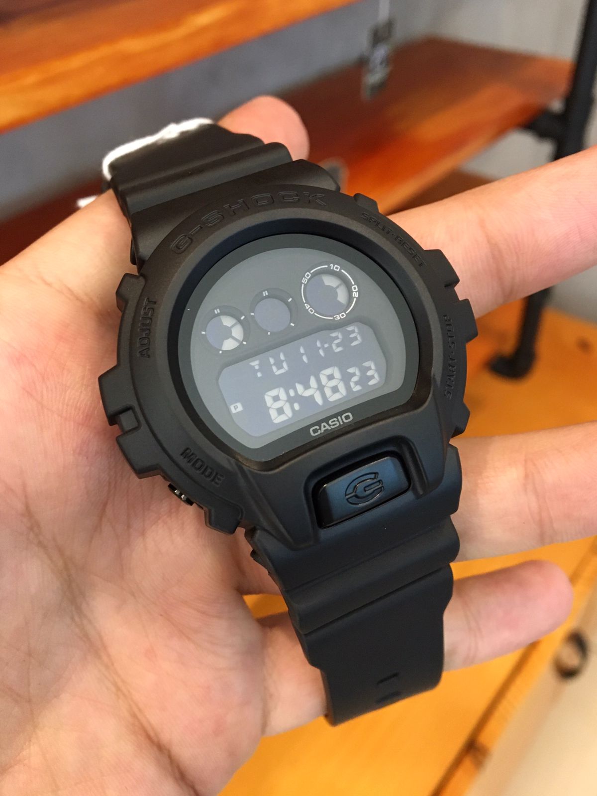 Relógio Casio G-Shock Masculino Preto Digital Esportivo em Poliuretano Á Prova d'água DW-6900BB 1DR