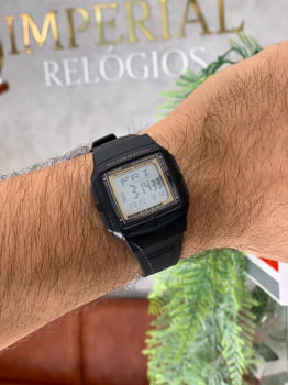 Relógio Casio Masculino Preto e Detalhes Amarelo Digital Esportivo Memória Telefônica Á Prova d'água DB-36-9AVDF