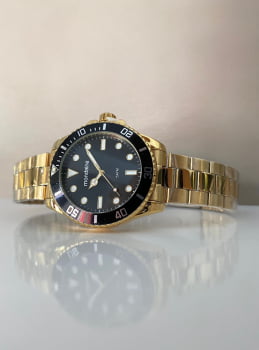 Relógio Mondaine Masculino Dourado Visor Preto com Taquímetro Á Prova d'água 32549GPMVDE2
