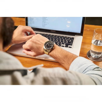 Relógio Mondaine Masculino Dourado Mostrador Preto á Prova D'água 99130GPMVDE3