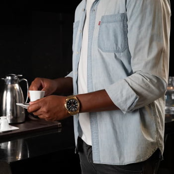 Relógio Mondaine Masculino Dourado Mostrador Preto Taquímetro Á Prova d'água 32639GPMVDE1