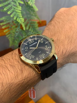 Relógio Mondaine Masculino Dourado com Pulseira em Silicone e Visor Preto Á Prova d'água 99432GPMVDI3