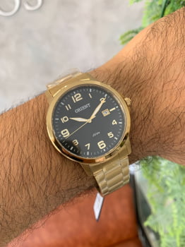 Relógio Orient Masculino Dourado Com Calendário Visor Preto Maquinário Japonês Aço Inoxidável Á Prova d'água MGSS1192 