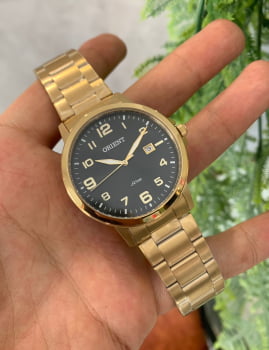 Relógio Orient Masculino Dourado Com Calendário Visor Preto Maquinário Japonês Aço Inoxidável Á Prova d'água MGSS1192 