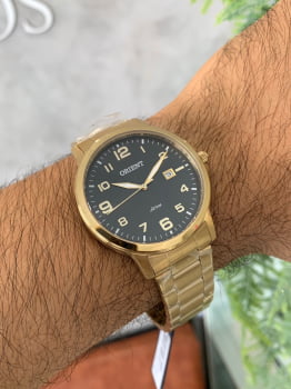 Relógio Orient Masculino Dourado Com Calendário Visor Preto Maquinário Japonês Aço Inoxidável Á Prova d'água MGSS1192 