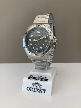 Relógio Orient Masculino Prateado Mostrador Grafite com Calendário Todo Numerado Maquinário Japonês Aço Inoxidável Á Prova d'água MBSS1155A 
