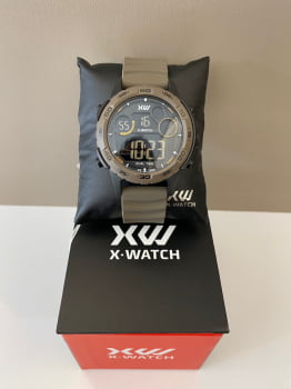 Relógio X-Watch Masculino Digital Verde Camuflado em Poliuretano Esportivo com Detalhes pretos a Prova d'água XMPPD719